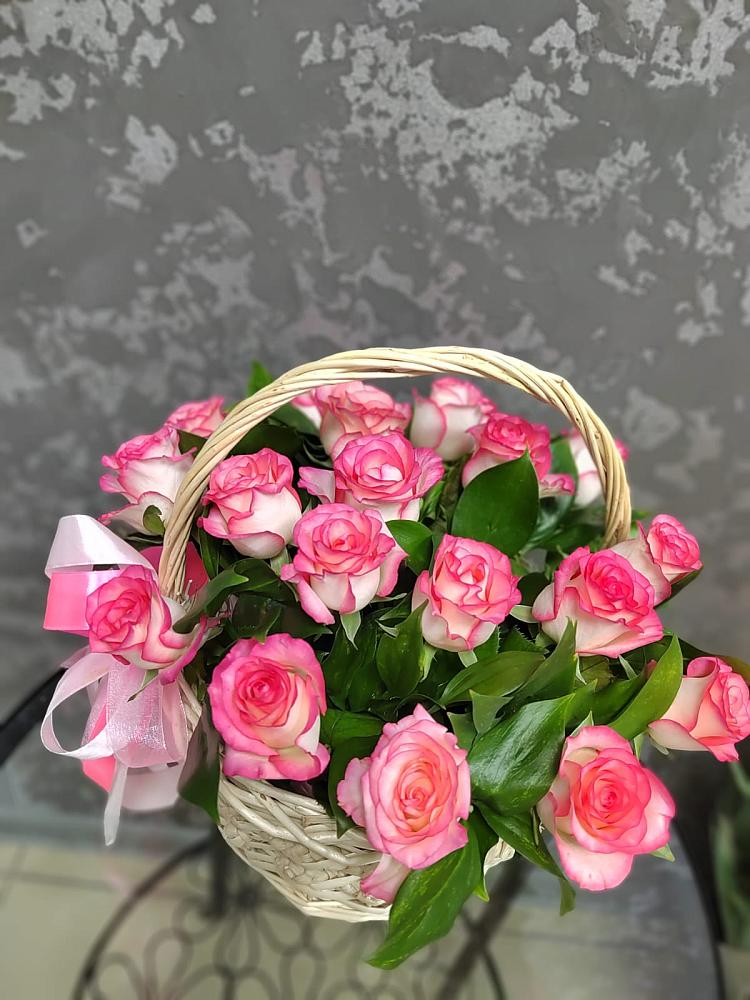 Цветочная композиция из Розы в корзине в Октябрьском Челябинская область