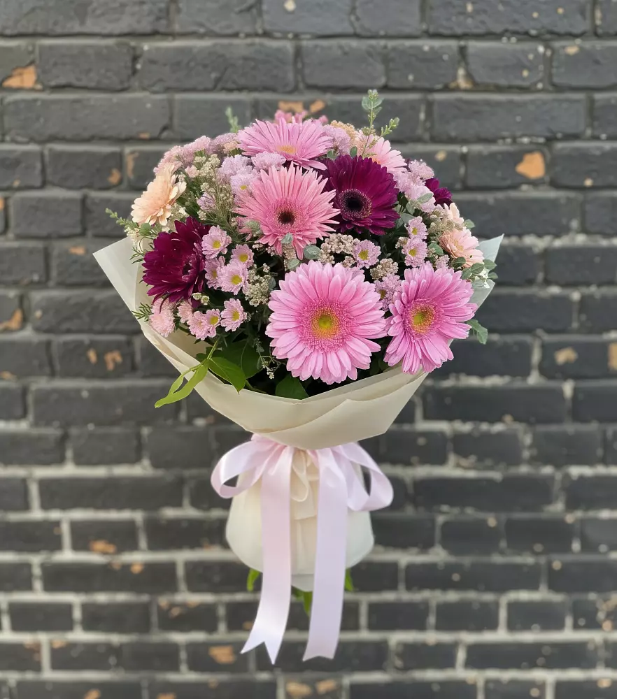 Букет цветов из: Герберы и Хризантемы в Октябрьском Челябинская область