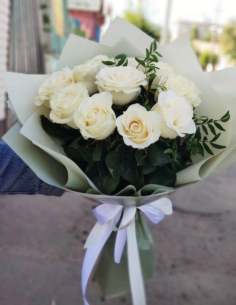 Букет Белые розы Проуд в Октябрьском Челябинская область