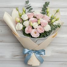 Букет цветов из:  Лизиантусы в Октябрьском Челябинская область