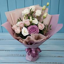 Букет цветов из:  Розы и Лизиантусы в Октябрьском Челябинская область
