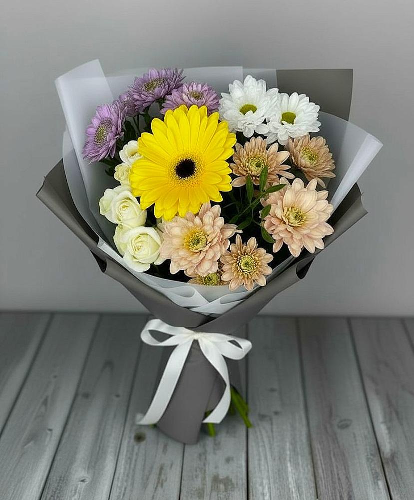 Букет цветов из: Розы, Герберы и Хризантемы в Октябрьском Челябинская область