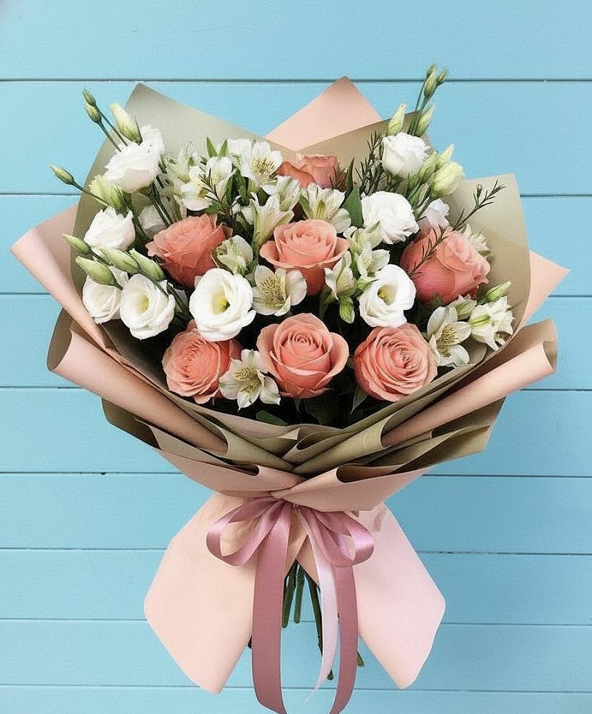 Букет цветов из: Розы, Альстромерии и Лизиантусы в Октябрьском Челябинская область