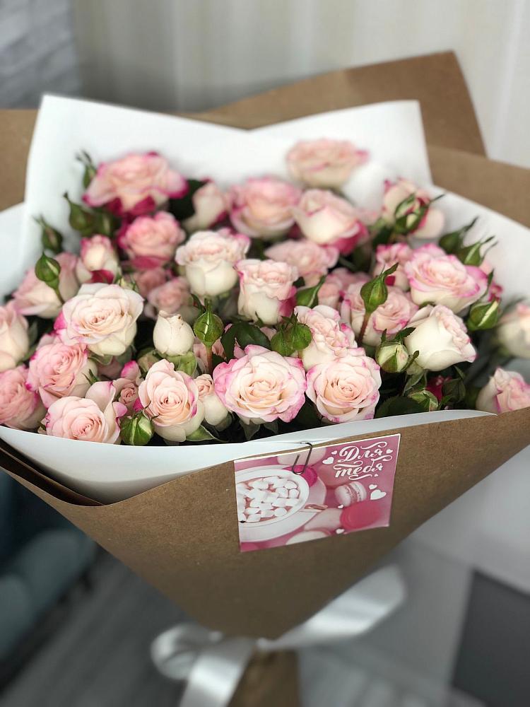 Букет цветов из: Розы в Октябрьском Челябинская область