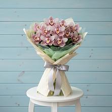 Букет цветов из:  Орхидеи и Розы в Октябрьском Челябинская область