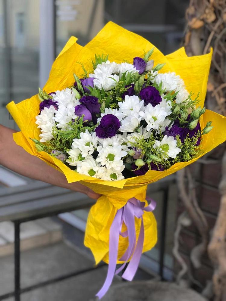 Букет цветов из: Ирисы, Хризантемы и Ромашки в Октябрьском Челябинская область