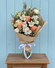 Букет цветов из:  Альстромерии, Лизиантусы, Розы и Хризантемы в Октябрьском Челябинская область