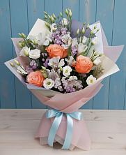Букет цветов из:  Лизиантусы, Розы, Альстромерии и Гипсофила в Октябрьском Челябинская область