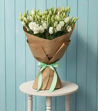 Букет цветов из:  Лизиантусы в Октябрьском Челябинская область