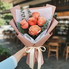 Букет цветов из:  Розы в Октябрьском Челябинская область