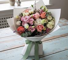 Букет цветов из:  Розы, Лизиантусы и Гвоздики в Октябрьском Челябинская область