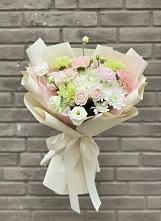 Букет цветов из:  Гвоздики, Розы, Лизиантусы и Хризантемы #REPLACE_PRED# Октябрьском Челябинская область