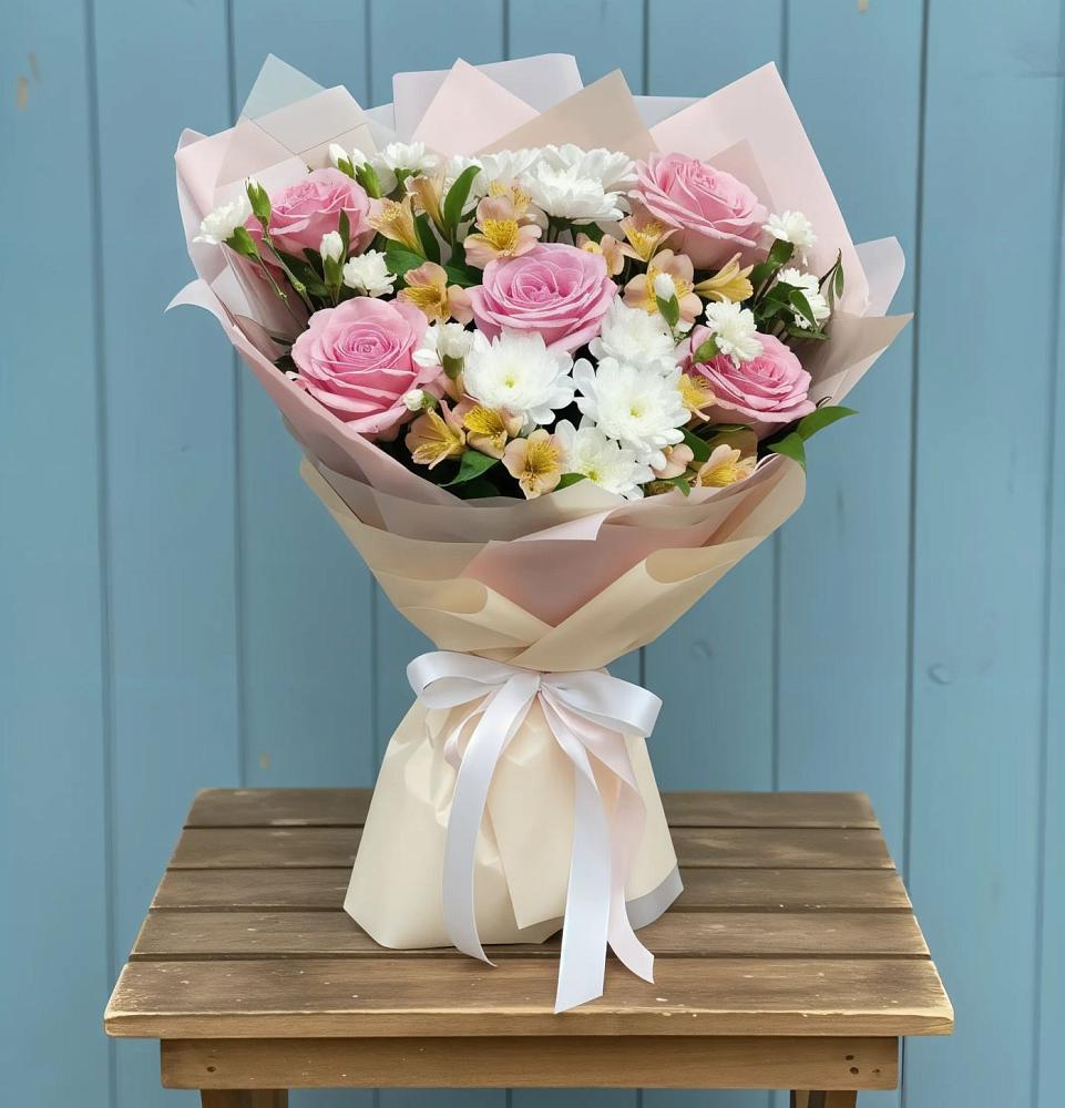 Букет цветов из: Гвоздики, Орхидеи и Розы в Октябрьском Челябинская область