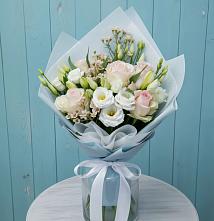 Букет цветов из:  Розы и Лизиантусы в Октябрьском Челябинская область