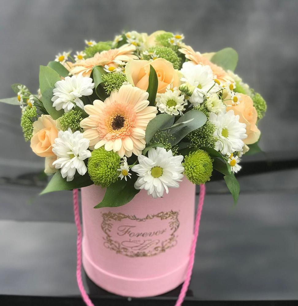 Цветочная композиция из Розы, Герберы и Хризантемы в шляпной коробке в Октябрьском Челябинская область