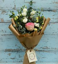 Букет цветов из:  Розы и Лизиантусы в Октябрьском Челябинская область
