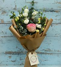 Букет цветов из:  Розы и Лизиантусы в Октябрьском Челябинская область