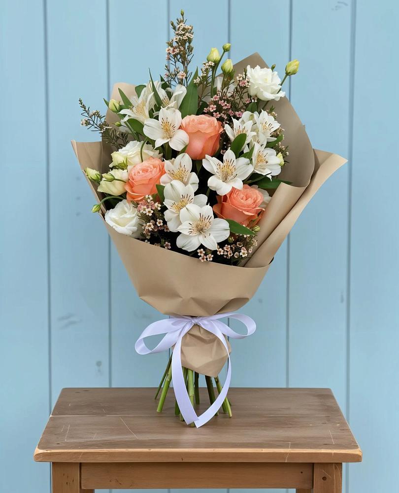 Букет цветов из: Альстромерии, Лизиантусы, Розы и Хризантемы в Октябрьском Челябинская область