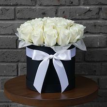 Цветочная композиция из Розы в шляпной коробке в Октябрьском Челябинская область